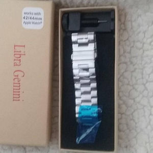 Libra Gemini 42/44 mm Silvertone Apple watch band